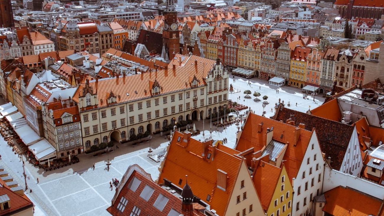 Komfort i styl w sercu Wrocławia: Dlaczego wybrać Hotel IBIS STYLES?