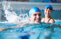 Dlaczego warto zacząć naukę pływania w dorosłym wieku?