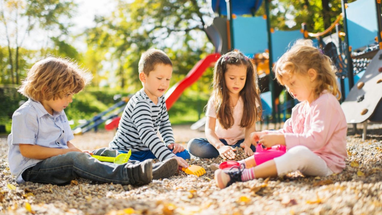 Znaczenie zabaw na świeżym powietrzu: jak Przedszkole Norlandia Elbląg wspiera aktywny rozwój dzieci