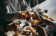 Nowoczesne doznania kulinarno-winne: menu degustacyjne w River Club