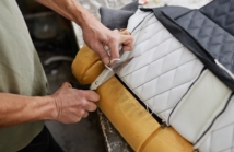 7 kroków do profesjonalnej renowacji tapicerki skórzanej w samochodzie: jak odnowić wnętrze pojazdu?