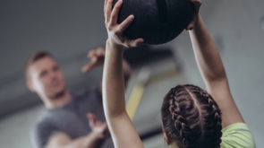 Trening siłowy w aplikacji Training Peaks: Jak osiągnąć wyższy poziom wydajności sportowej?