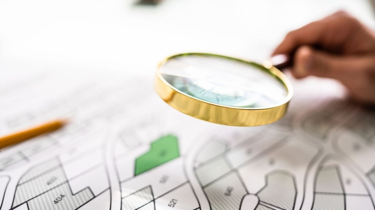 Jak znaleźć idealną działkę pod budowę domu w Warszawie