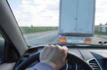 Bezpieczne i skuteczne wyprzedzanie - sekret efektywnego kursu na prawo jazdy