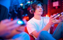 Jak uniknąć przegrzewania się konsoli podczas długiej gry?