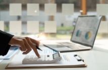 Jak usługi księgowe dla firm mogą usprawnić prowadzenie biznesu?