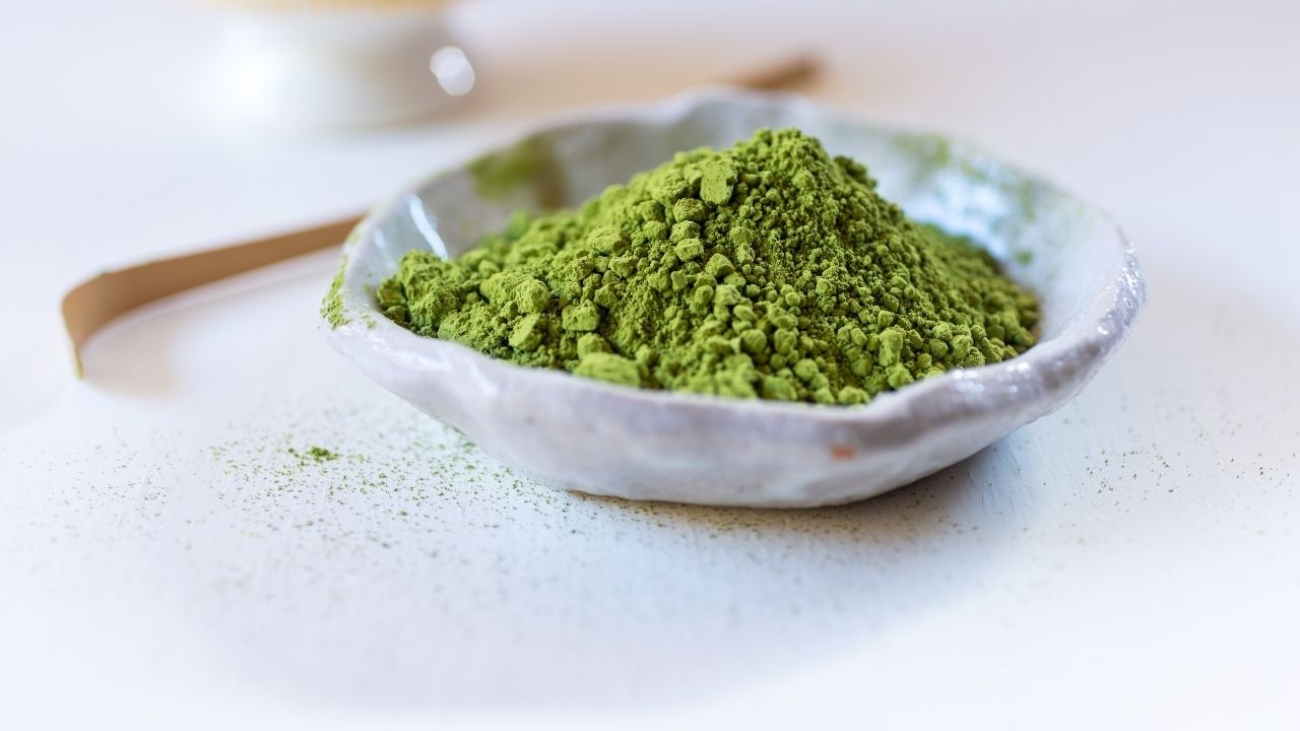 Moc w kubku: wszystko, co musisz wiedzieć o herbatie Matcha