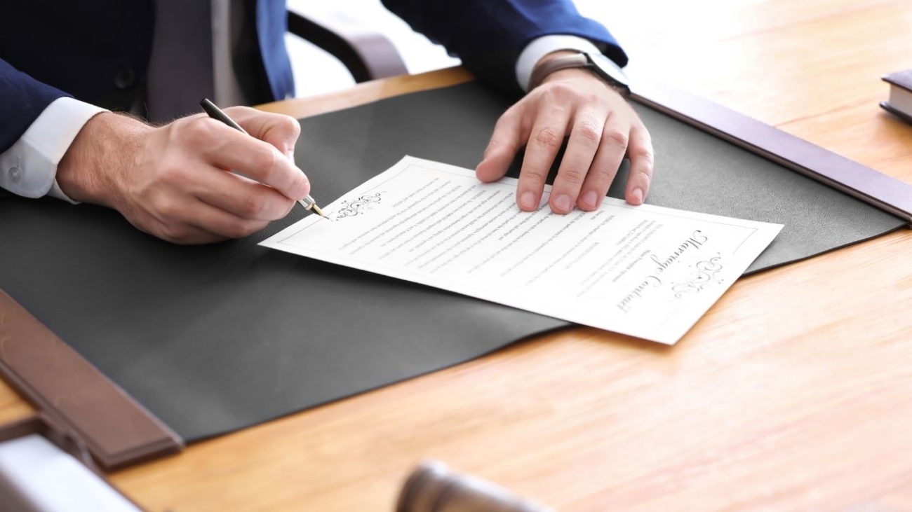 Sporządzanie umów spółek i umów handlowych przez notariusza - szybkość i bezpieczeństwo