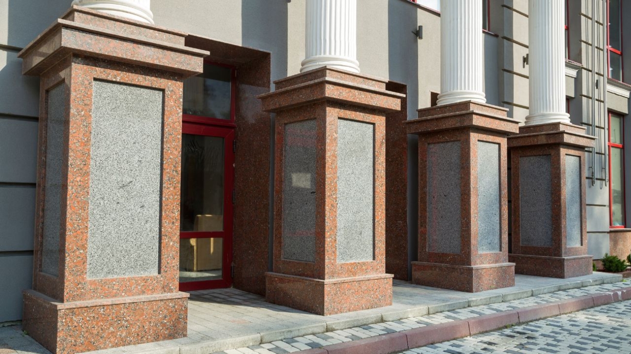 Nowoczesne sposoby wykorzystania granitu do elewacji domu