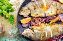 Pstrąg pieczony na statku w Warszawie: najlepsze miejsca do rozkoszowania się smakiem ryby na wodach Wisły