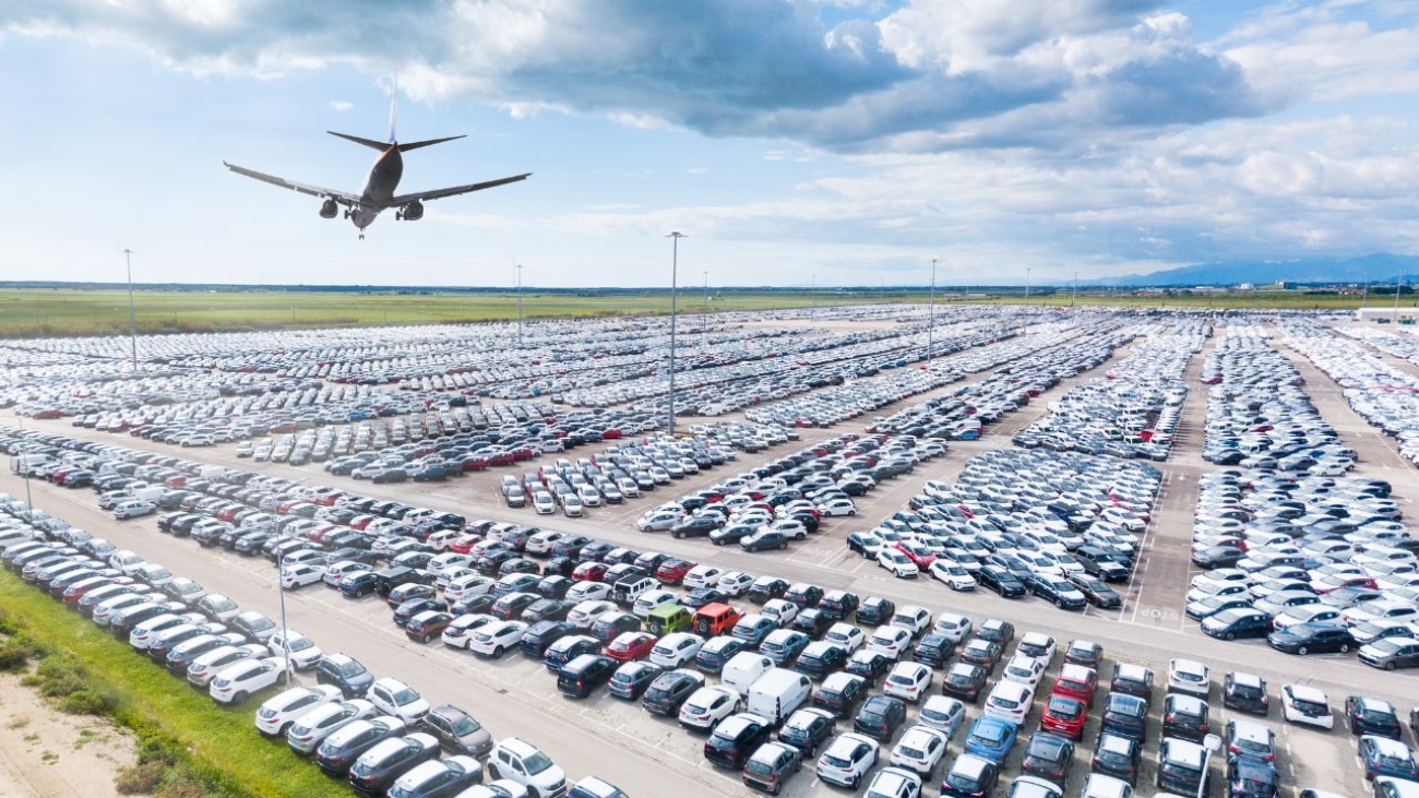 Długoterminowy parking lotniskowy – czy to się opłaca?