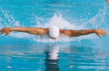 Jak indywidualne lekcje pływania mogą poprawić Twoje umiejętności?