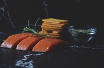 Dlaczego warto wybierać produkty z certyfikowanego łososia?