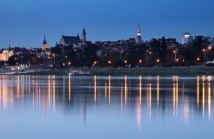 Jakie możliwości daje wynajem statku Stalmach na 52 osoby?