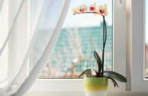 Niezwykłe sposoby ozdabiania okien: inspirujące pomysły i techniki dekoracyjnych upięć firan