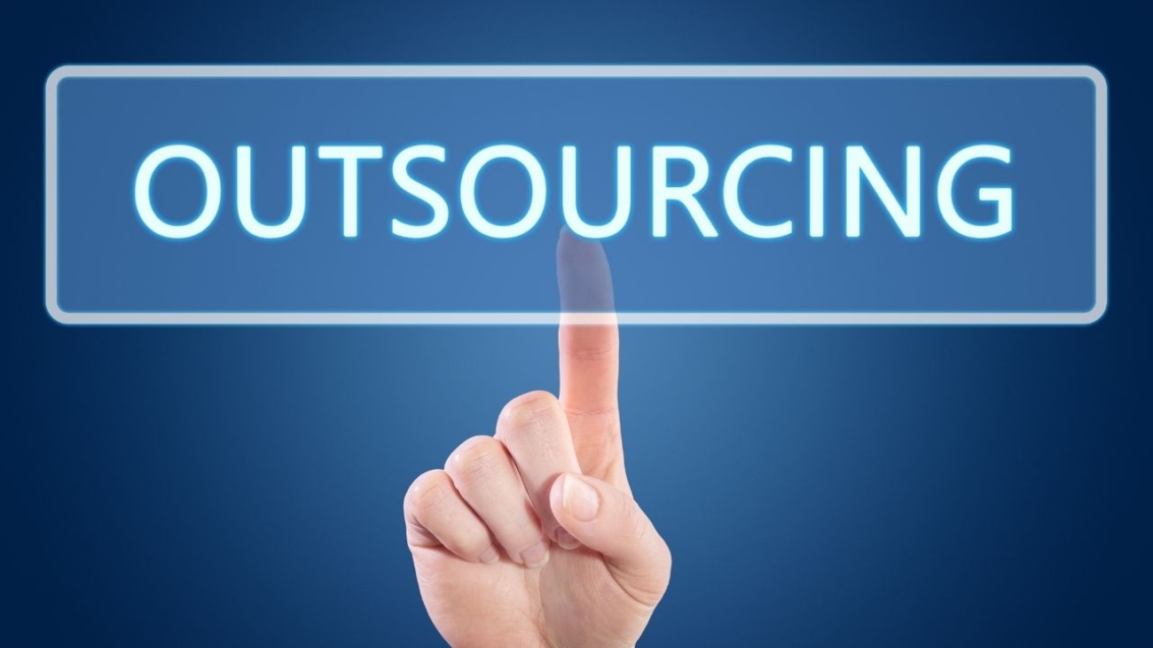 Outsourcing usług teletechnicznych: korzyści i ryzyka