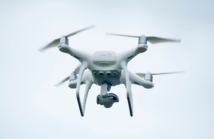 Wykorzystanie dronów w patrolowaniu i monitorowaniu terenów