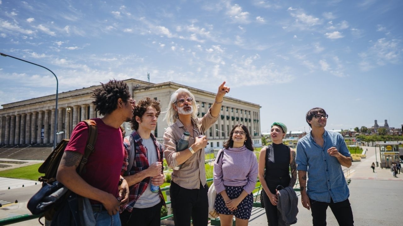 Bezprzewodowe zestawy słuchawkowe dla grup: innowacyjne rozwiązanie dla efektywnej komunikacji Współpracowników