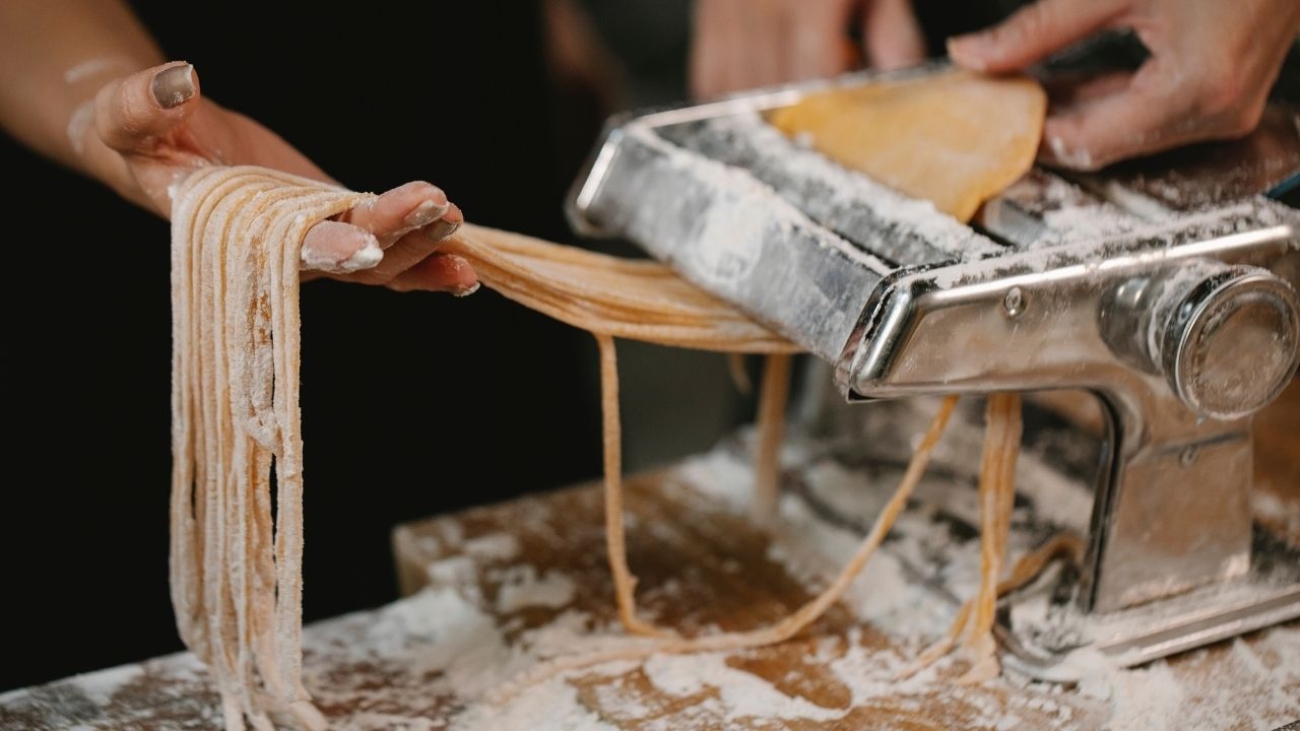 Makaron domowy kontra makaron z paczki: co jest lepsze?