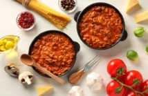 Odkryj tajemnice doskonałego ragù alla bolognese: receptura, techniki gotowania i kluczowe składniki