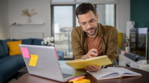 Szybkie sposoby na skuteczne zapamiętywanie polskich słów i zwrotów