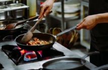 Unikalne doznania kulinarne: odkryj restauracje indyjską na Pradze