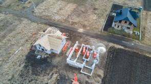 Efektywna koordynacja prac teletechnicznych i energetycznych na budowie: kluczowe aspekty organizacji pracy