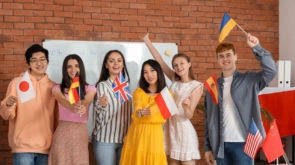 Jak grupowe lekcje języka polskiego mogą przyspieszyć rozwój ekspatów poprzez interakcję?