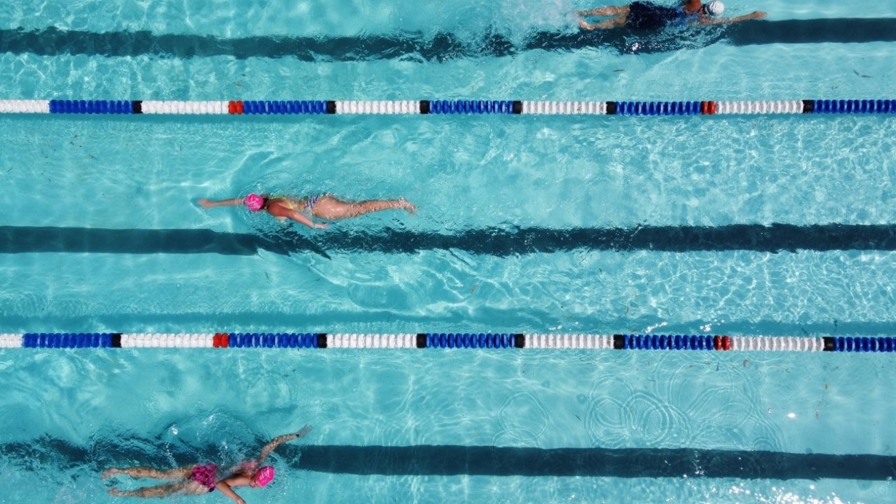 Co zyskujesz dzięki analizie techniki pływania i treningom wideo?