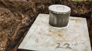 Jak przygotować teren pod montaż szamba betonowego?