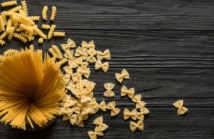 Różnice między penne, spaghetti i farfalle – przewodnik po włoskich makaronach