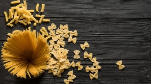 Różnice między penne, spaghetti i farfalle – przewodnik po włoskich makaronach