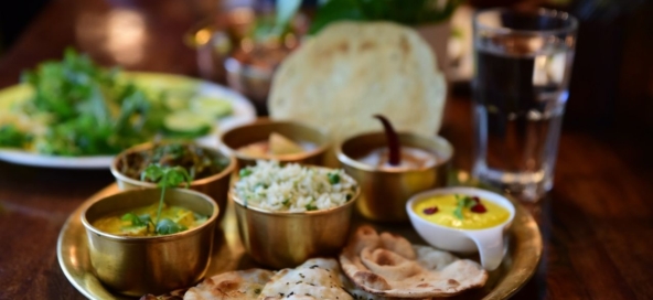 Smaki Orientu tuż za rogiem: restauracja indyjska na Pradze