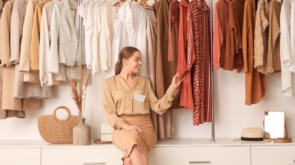 Ubrania markowe – czy warto kupować używane marynarki, kurtki i suknie?