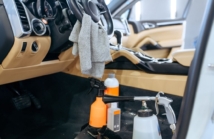 Detailing wnętrza samochodu – kiedy warto, jakie są najczęstsze zaniedbania?