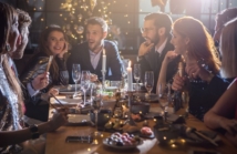 Kolacja biznesowa na nabrzeżu – jak zorganizować eleganckie spotkanie w River Club