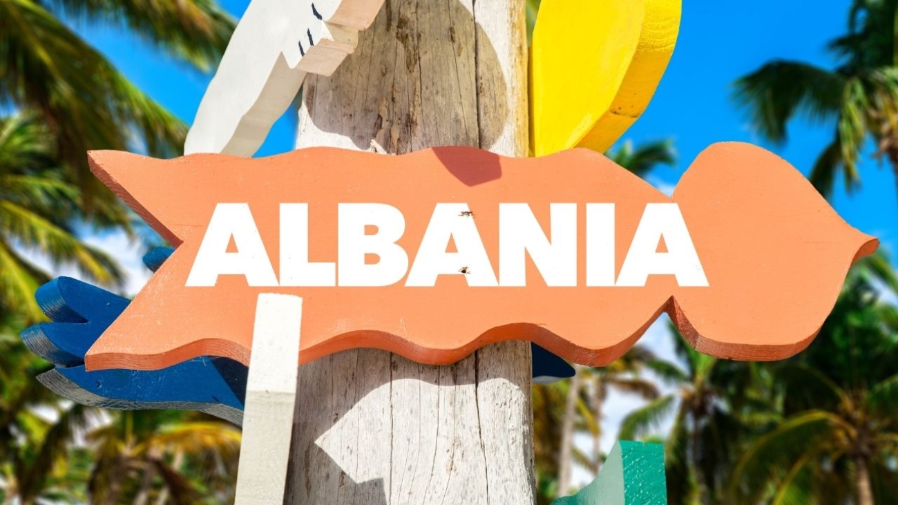 Koszty zakupu i utrzymania nieruchomości w Albanii – ile trzeba liczyć?