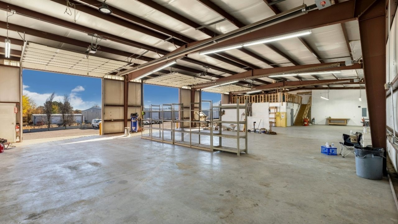 Rozwój przemysłu w regionie Mazowsza a potrzeba nowoczesnych bram przemysłowych