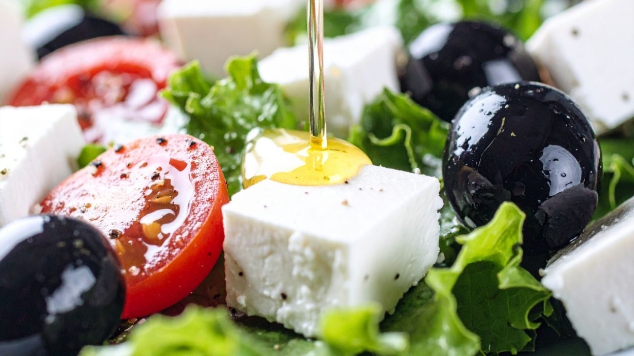15 pomysłów na sałatki i dressingi z olejami tłoczonymi na zimno