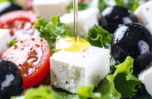 15 pomysłów na sałatki i dressingi z olejami tłoczonymi na zimno