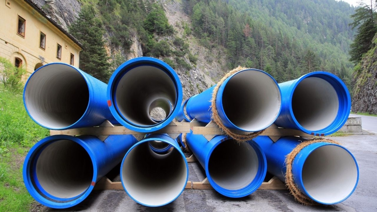 Jak uniknąć uszkodzeń istniejącego uzbrojenia przy budowie kanalizacji teletechnicznej?