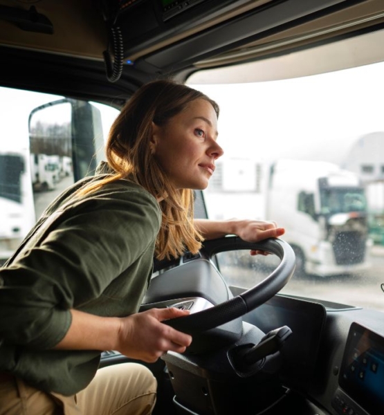 Dlaczego warto wybierać parkingi przy głównych trasach