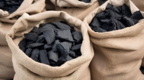 Węgiel workowany vs luzem – co lepsze