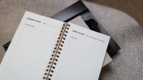 Planer niedatowany vs datowany który będzie dla Ciebie lepszy