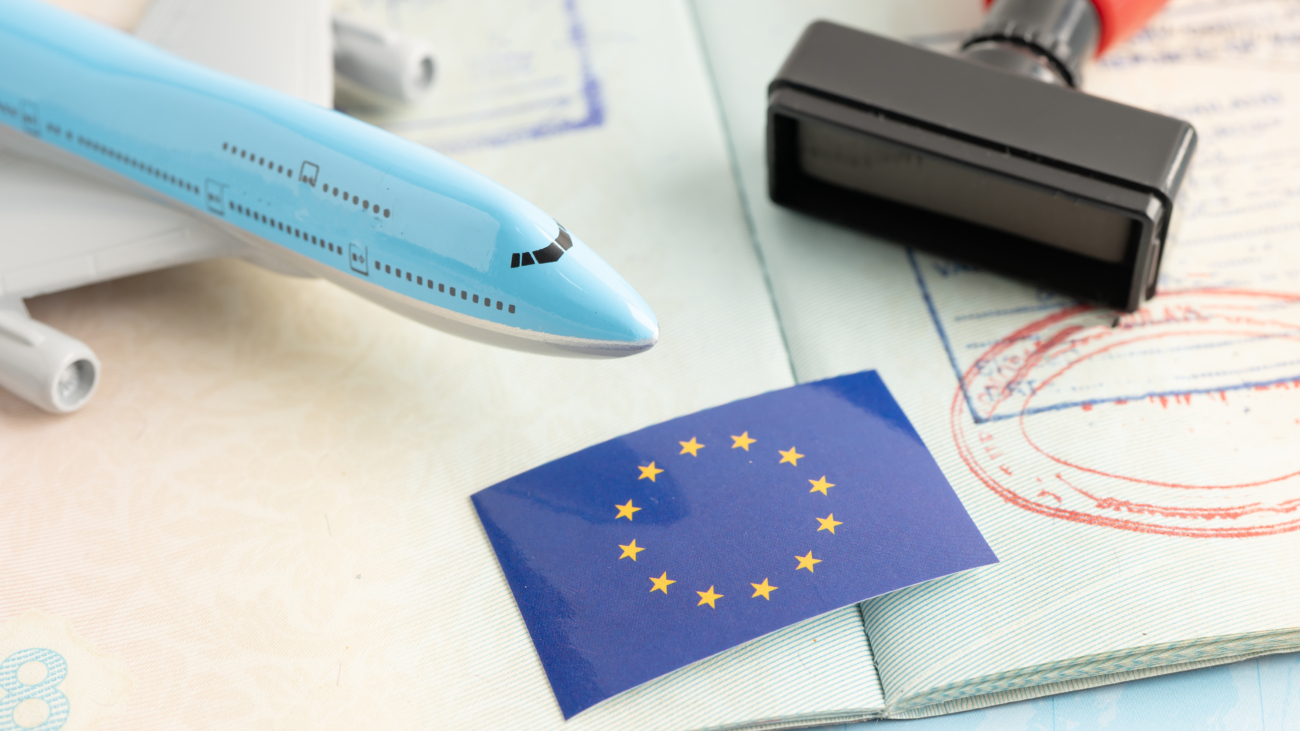 Europejska Karta Ubezpieczenia Zdrowotnego - kiedy może przydać się podczas szkolnej podróży?