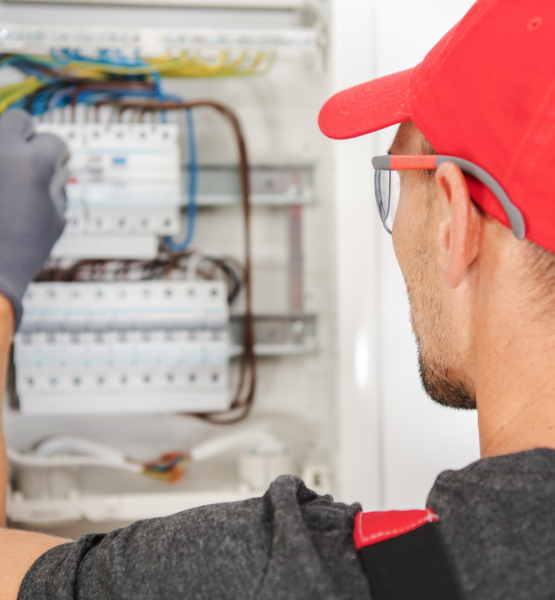Jak zapewnić bezpieczeństwo instalacji elektrycznej w twoim domu?