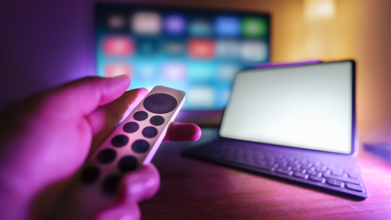 Idealny pakiet internetowy i telewizyjny - jak wybrać najlepszą ofertę?